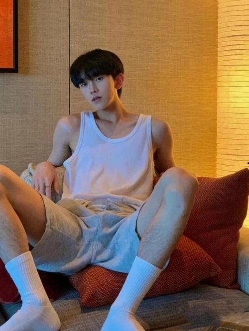 国产白袜帅哥gv视频